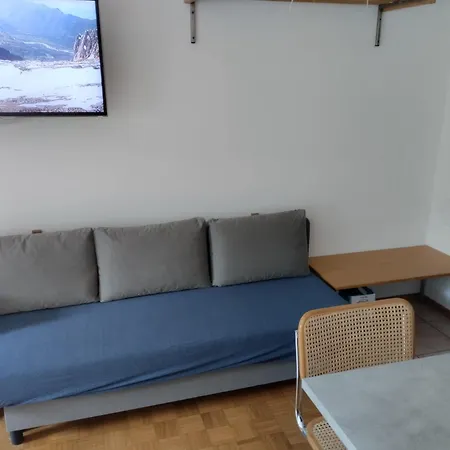 Kaninska Vas 아파트
